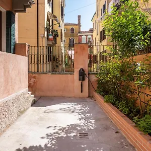 Boutique Venice