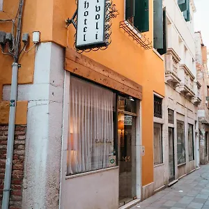 Tivoli Hotell