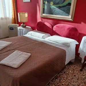  Апартаменты Princess Canal View