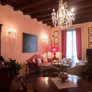 Apartment Broletto 26 Italy